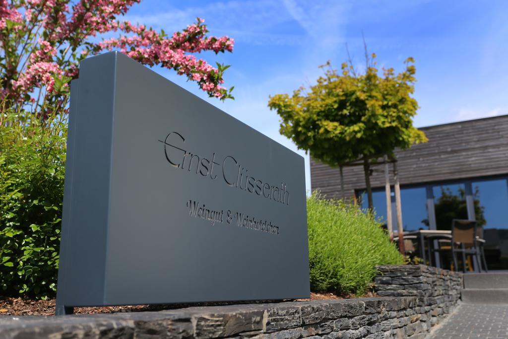 Ernst Cluesserath Weingut & Weinhotelchen Trittenheim Esterno foto