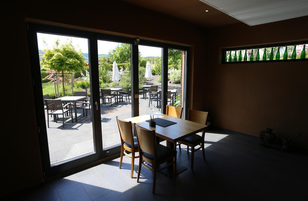 Ernst Cluesserath Weingut & Weinhotelchen Trittenheim Esterno foto